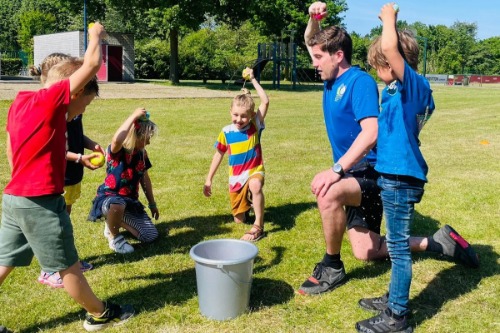 Groepsfoto sportstuif kinderen